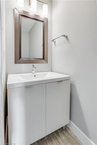 106-2070 Meadowgate Boulevard, London, ON - Indoor Photo Showing Bathroom