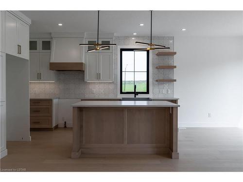 769 Gatestone Road, London, ON - Indoor Photo Showing Kitchen With Upgraded Kitchen