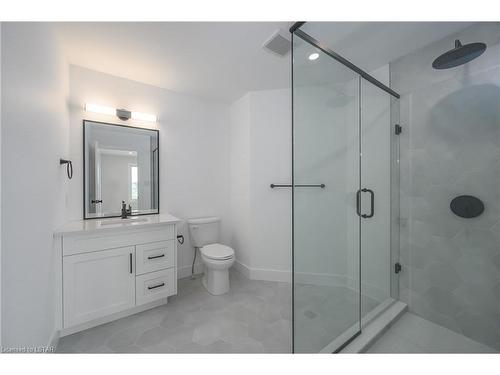 769 Gatestone Road, London, ON - Indoor Photo Showing Bathroom