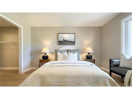 244 Beech Street, Clinton, ON - Indoor Photo Showing Bedroom