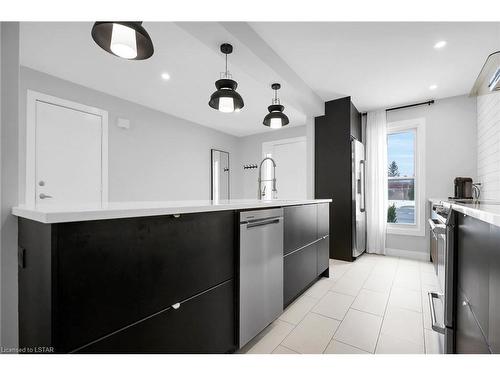 526 Cranbrook Road, London, ON - Indoor Photo Showing Kitchen