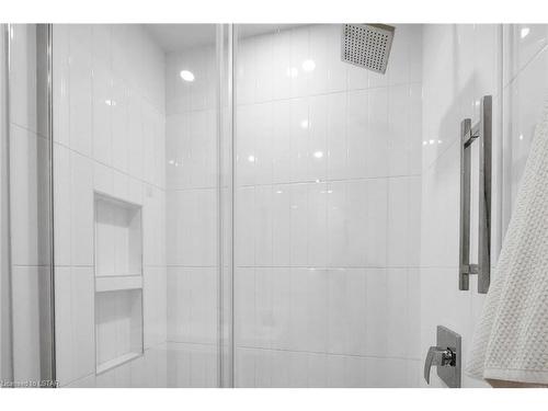 526 Cranbrook Road, London, ON - Indoor Photo Showing Bathroom