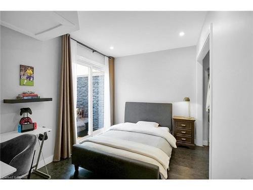 526 Cranbrook Road, London, ON - Indoor Photo Showing Bedroom