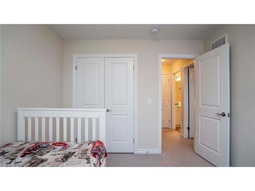 89-1061 Eagletrace Drive Drive, London, ON - Indoor Photo Showing Bedroom