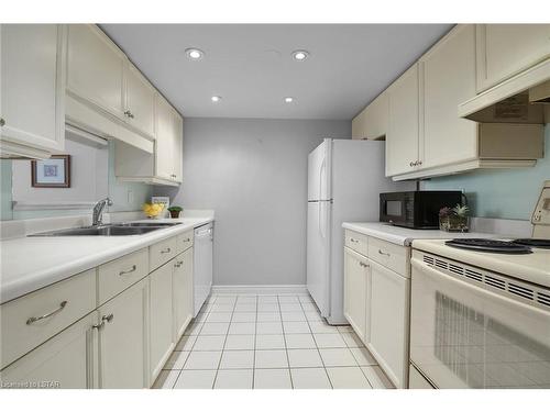 512-1510 Richmond Street, London, ON - Indoor Photo Showing Kitchen With Double Sink