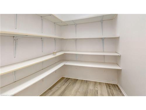 25 Cottonwood Crescent, London, ON - Indoor With Storage