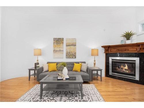 528 Kininvie Drive, London, ON - Indoor Photo Showing Living Room With Fireplace