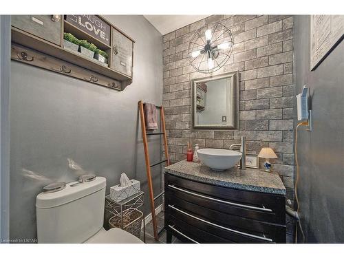 66 Colonial Crescent, London, ON - Indoor Photo Showing Bathroom