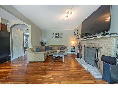 66 Colonial Crescent, London, ON - Indoor Photo Showing Living Room With Fireplace