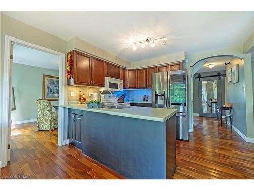 66 Colonial Crescent, London, ON - Indoor Photo Showing Kitchen