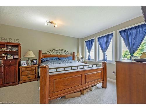 66 Colonial Crescent, London, ON - Indoor Photo Showing Bedroom
