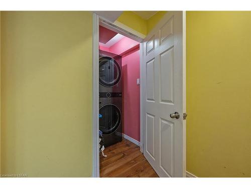 66 Colonial Crescent, London, ON - Indoor Photo Showing Laundry Room