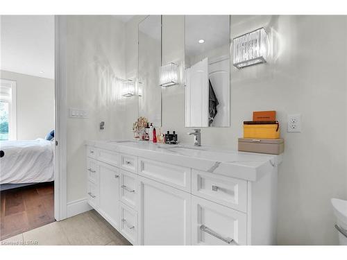 6-2215 Callingham Drive, London, ON - Indoor Photo Showing Bathroom
