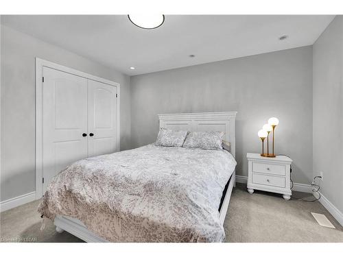 6-2215 Callingham Drive, London, ON - Indoor Photo Showing Bedroom