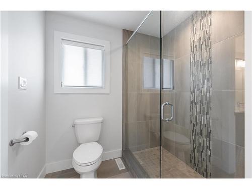 1283 Dyer Crescent, London, ON - Indoor Photo Showing Bathroom
