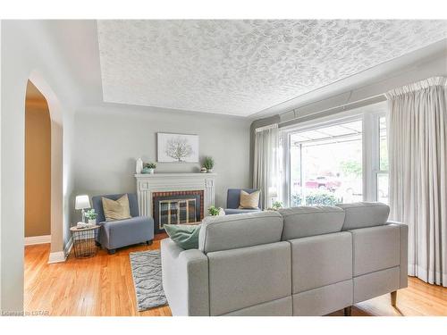 28 Beattie Avenue, London, ON - Indoor Photo Showing Living Room With Fireplace