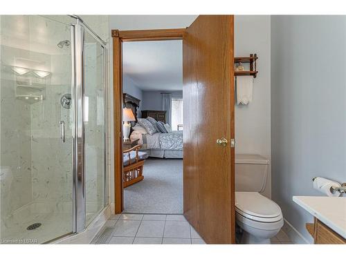 34 Valleyview Crescent, Dorchester, ON - Indoor Photo Showing Bathroom