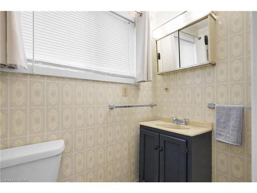 121 Goldwick Crescent, London, ON - Indoor Photo Showing Bathroom