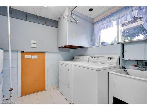 121 Goldwick Crescent, London, ON - Indoor Photo Showing Laundry Room