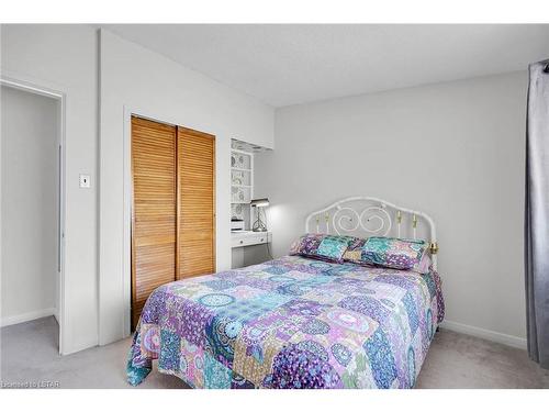 121 Goldwick Crescent, London, ON - Indoor Photo Showing Bedroom