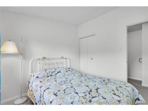 121 Goldwick Crescent, London, ON - Indoor Photo Showing Bedroom