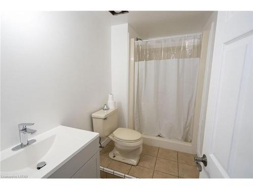 8476 Richmond Road, Aylmer, ON - Indoor Photo Showing Bathroom