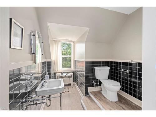 1185 Richmond Street, London, ON - Indoor Photo Showing Bathroom