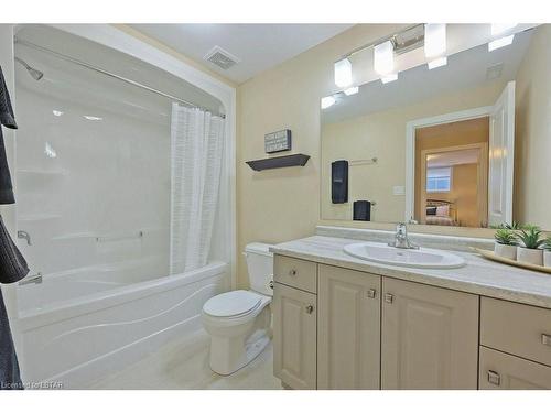 23-234 Peach Tree Boulevard, St. Thomas, ON - Indoor Photo Showing Bathroom