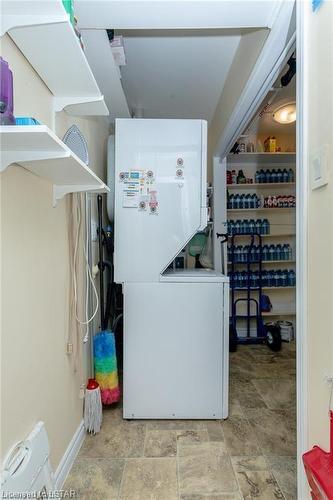 326-440 Wellington Street, St. Thomas, ON - Indoor Photo Showing Laundry Room
