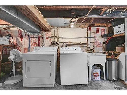 123 Sterling Street, London, ON - Indoor Photo Showing Laundry Room
