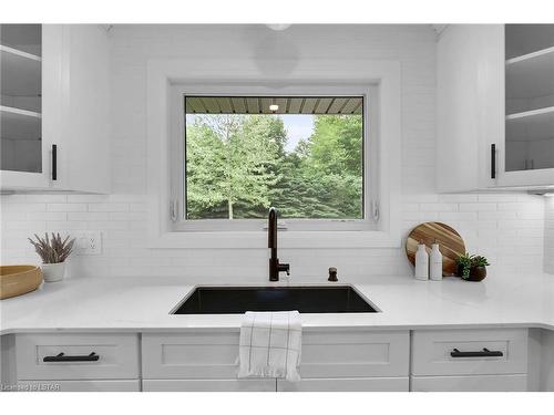 394 Reynolds Road, London, ON - Indoor Photo Showing Kitchen