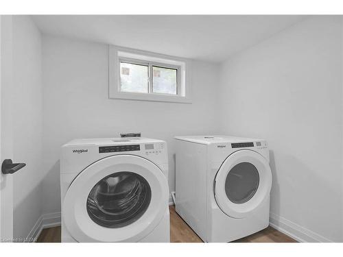 394 Reynolds Road, London, ON - Indoor Photo Showing Laundry Room