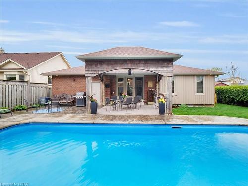 358 Ferndale Avenue, London, ON - Outdoor With In Ground Pool