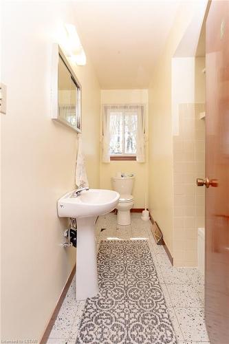 39339 Bush Line, St. Thomas, ON - Indoor Photo Showing Bathroom