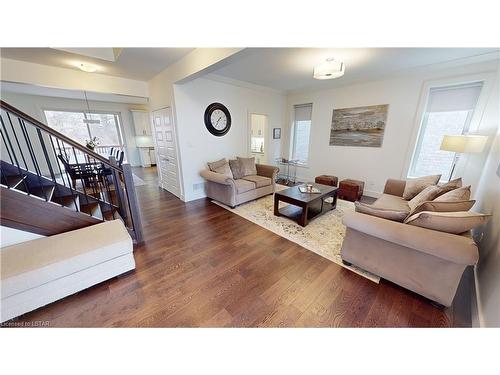 1345 Dyer Crescent, London, ON - Indoor Photo Showing Living Room