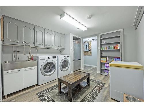 18 Blue Ridge Crescent, London, ON - Indoor Photo Showing Laundry Room