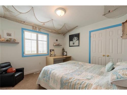120 Ridge Street, Strathroy, ON - Indoor Photo Showing Bedroom
