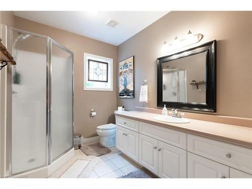 120 Ridge Street, Strathroy, ON - Indoor Photo Showing Bathroom