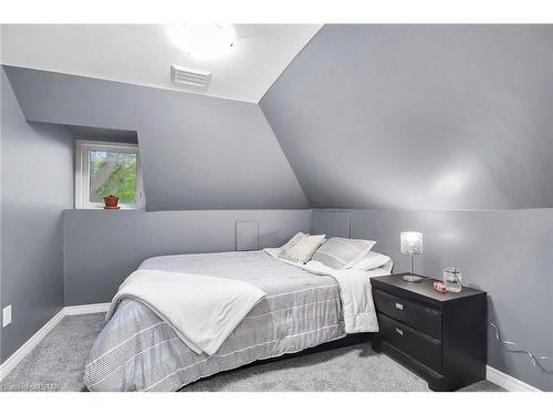 86 Kains Street, St. Thomas, ON - Indoor Photo Showing Bedroom