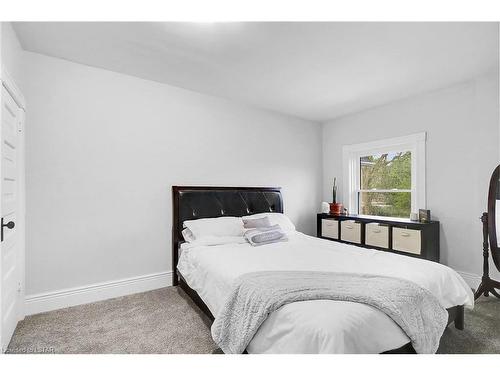 86 Kains Street, St. Thomas, ON - Indoor Photo Showing Bedroom
