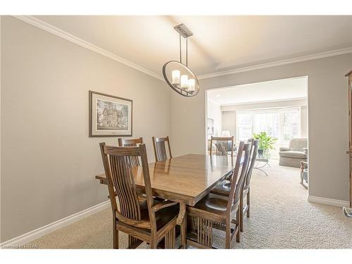 62 Comox Court, London, ON - Indoor Photo Showing Dining Room