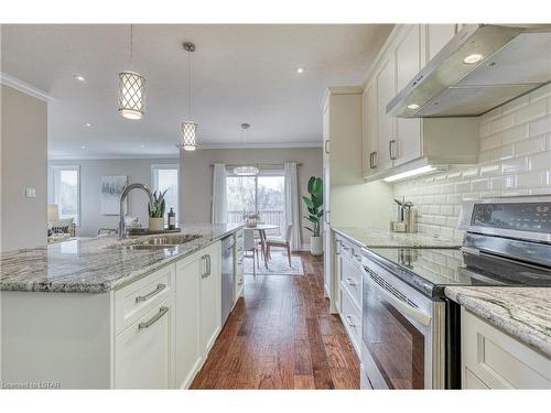 683 Tennent Avenue, London, ON - Indoor Photo Showing Kitchen With Upgraded Kitchen
