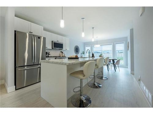 47 Acorn Trail, St. Thomas, ON - Indoor Photo Showing Kitchen With Stainless Steel Kitchen With Upgraded Kitchen
