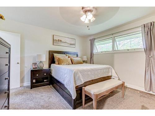 1 Highland Drive, Tillsonburg, ON - Indoor Photo Showing Bedroom