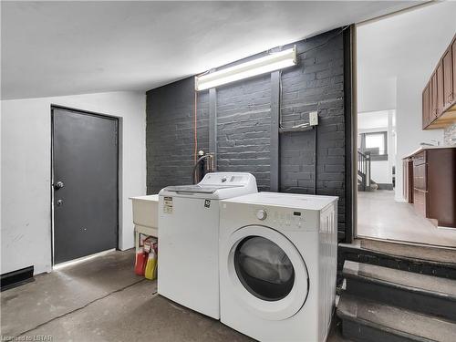 106 Rectory Street, London, ON - Indoor Photo Showing Laundry Room