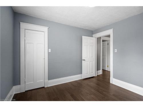 1 Barrington Avenue, London, ON - Indoor Photo Showing Other Room