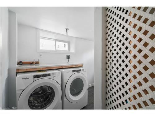 1 Barrington Avenue, London, ON - Indoor Photo Showing Laundry Room