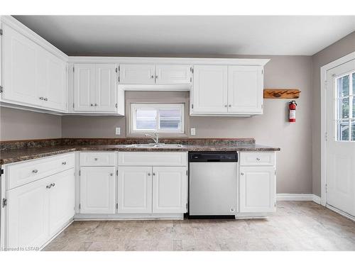 1-35 Miles Street, London, ON - Indoor Photo Showing Kitchen With Double Sink