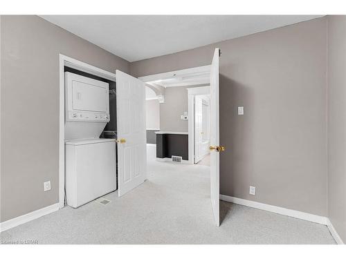 1-35 Miles Street, London, ON - Indoor Photo Showing Laundry Room