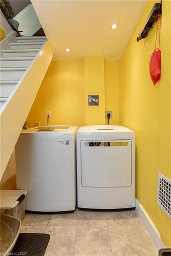 139 St George Street, St. Thomas, ON - Indoor Photo Showing Laundry Room